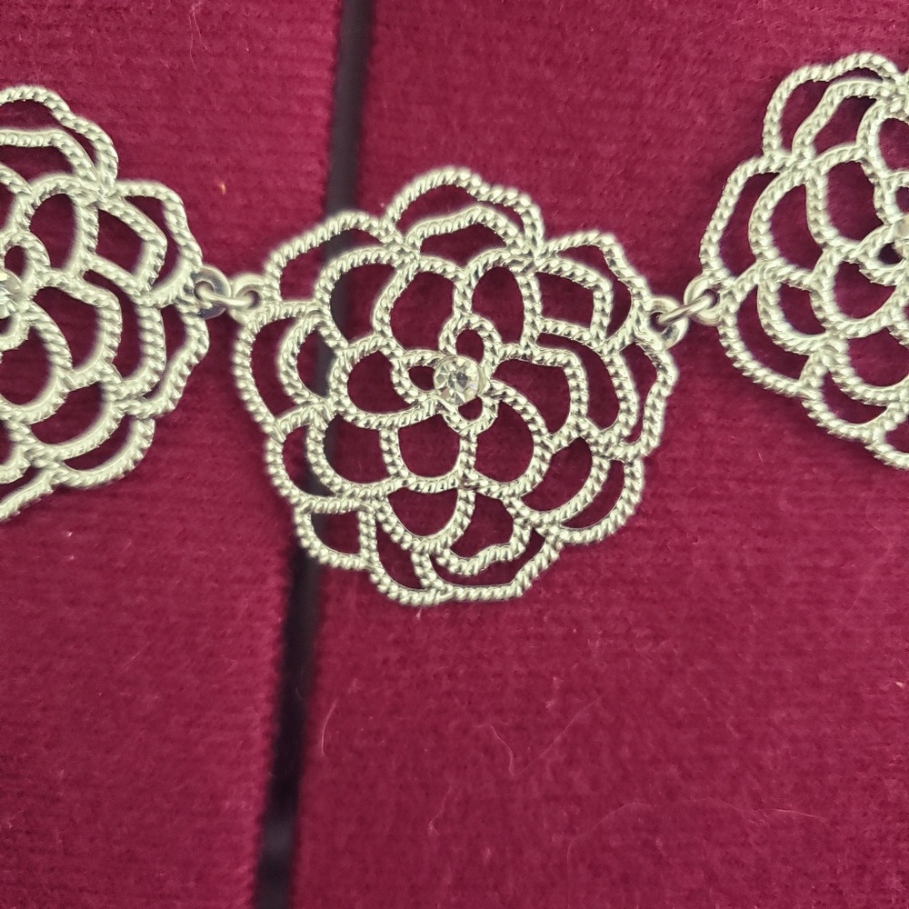 Metal Floral Necklace